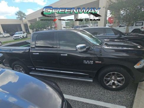 Used 2017 RAM 1500 Limited RWD image 4