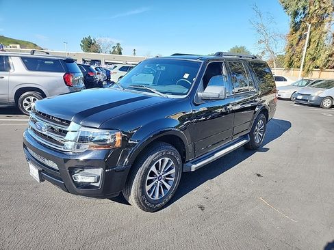 Used 2017 Ford Expedition XLT image 1