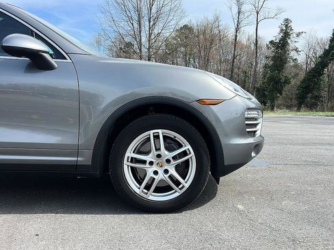 Used 2014 Porsche Cayenne Platinum Edition image 14