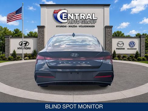 Certified 2024 Hyundai Elantra SEL FWD image 7