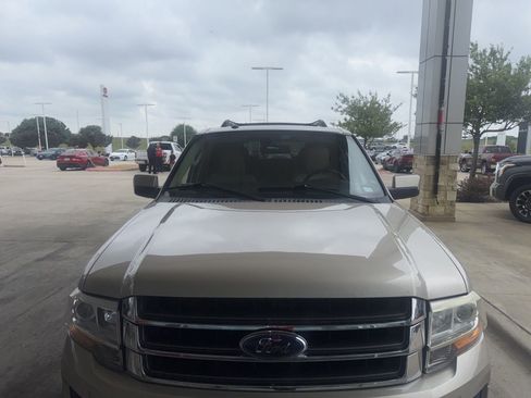 Used 2017 Ford Expedition Limited w/ Equipment Group 301A RWD image 25