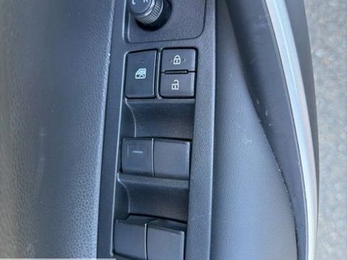 Used 2024 Toyota Corolla SE image 30