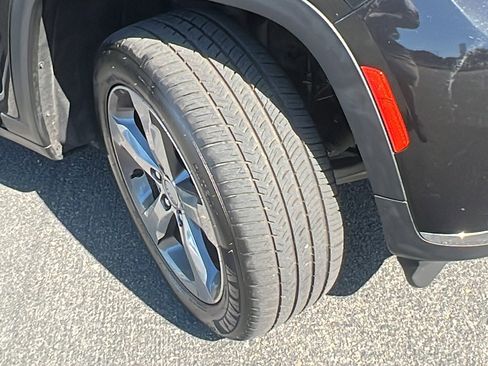 Used 2021 Jeep Grand Cherokee L Limited image 10