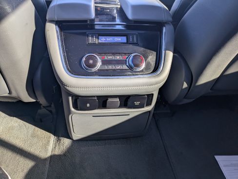 Used 2021 Lincoln Navigator L Reserve AWD/4WD image 13