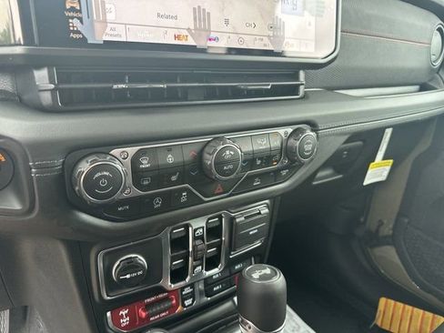 New 2025 Jeep Wrangler Rubicon w/ XTREMEE 35" Tire Package image 26