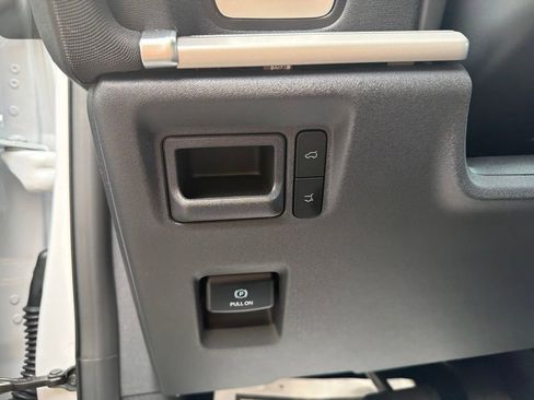 Used 2025 Ford Expedition Active RWD image 25