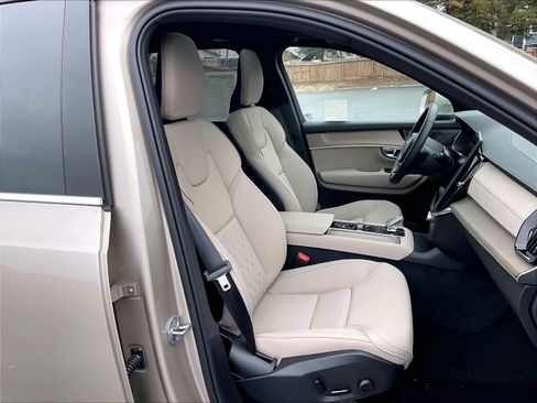 New 2026 Volvo XC90 T8 Plus w/ Protection Package AWD/4WD image 32
