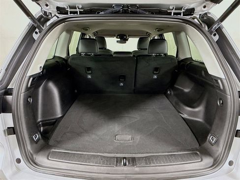 Used 2024 Jeep Grand Cherokee Limited image 19