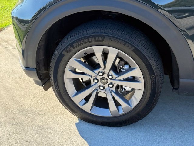 Used 2024 Ford Explorer XLT w/ Equipment Group 202A AWD/4WD image 6