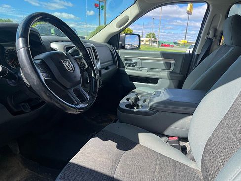 Used 2017 RAM 2500 Big Horn w/ Sport Appearance Group AWD/4WD image 10