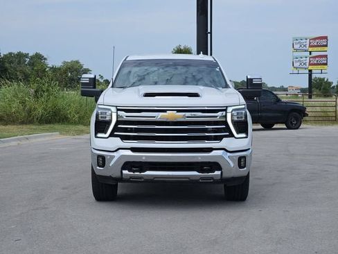 Used 2024 Chevrolet Silverado 2500 LTZ w/ LTZ Plus Package AWD/4WD image 2