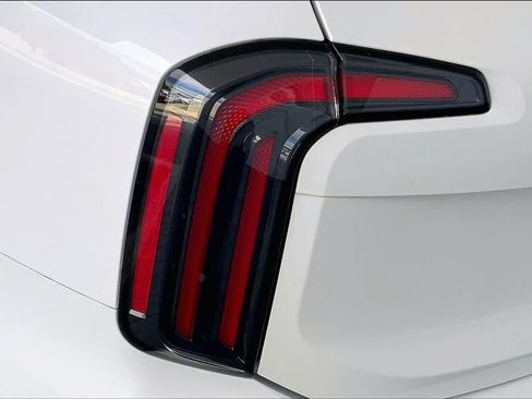 Used 2023 Kia Telluride EX w/ EX Captain's Chair Package FWD image 28