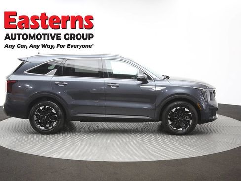 Used 2024 Kia Sorento S FWD image 47