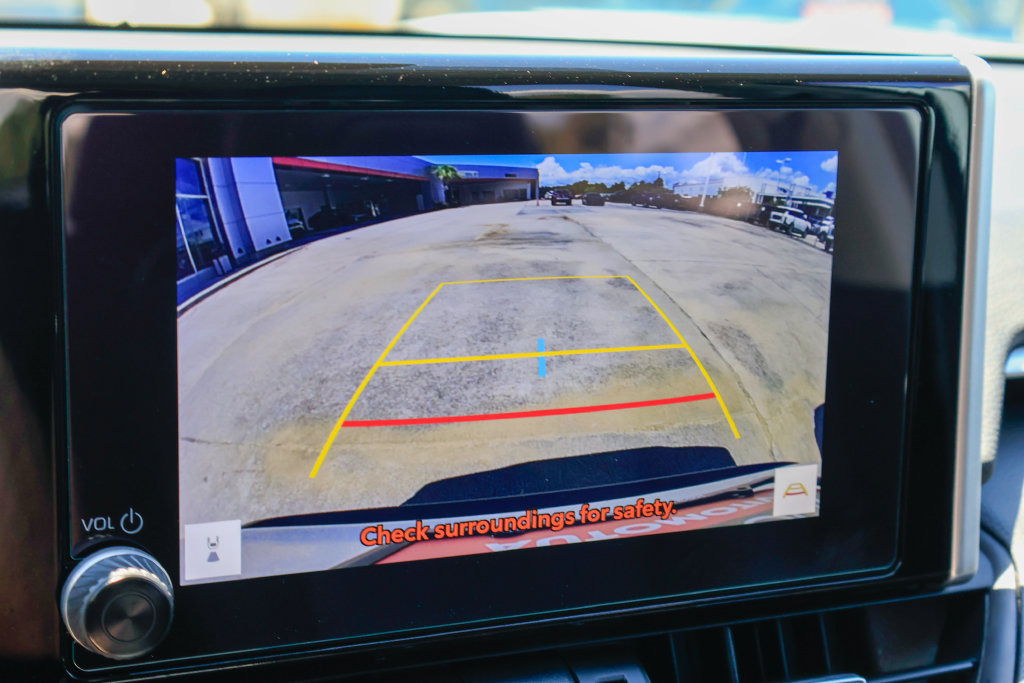 Used 2025 Toyota RAV4 XLE Premium AWD/4WD image 5