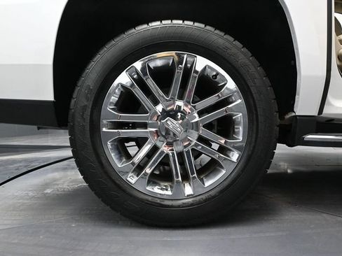 Used 2017 Cadillac Escalade ESV 4WD image 14