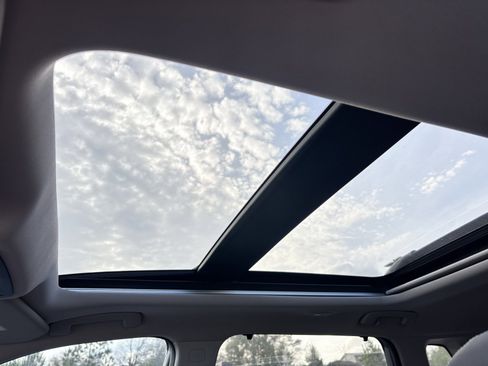 Used 2021 Nissan Rogue SL image 11