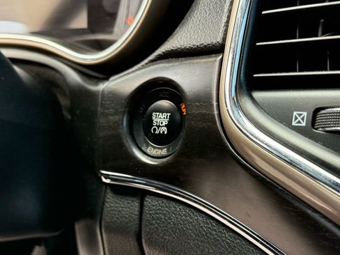 Used 2014 Jeep Grand Cherokee Limited image 13