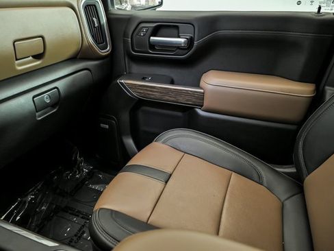 Used 2021 Chevrolet Silverado 1500 High Country image 24