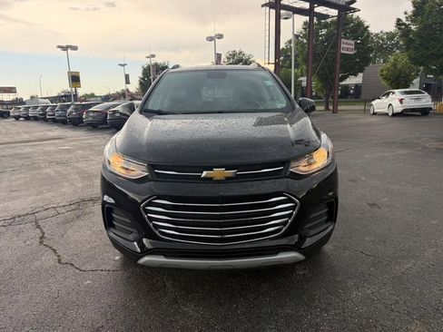 Used 2021 Chevrolet Trax LT w/ LT Convenience Package AWD/4WD image 10