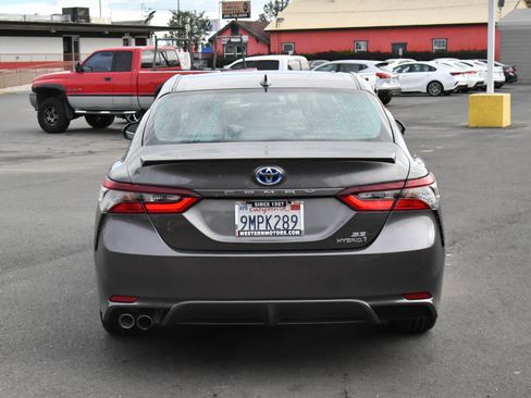 Used 2024 Toyota Camry SE image 7