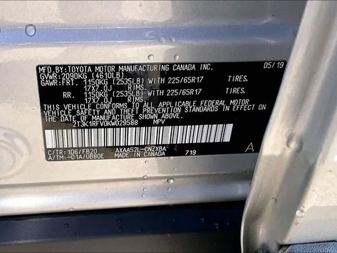 Used 2019 Toyota RAV4 LE w/ Carpet Mat Package image 32