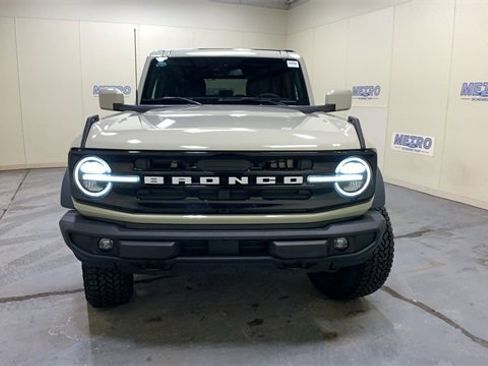 Certified 2025 Ford Bronco Outer Banks w/ Sasquatch Package image 8