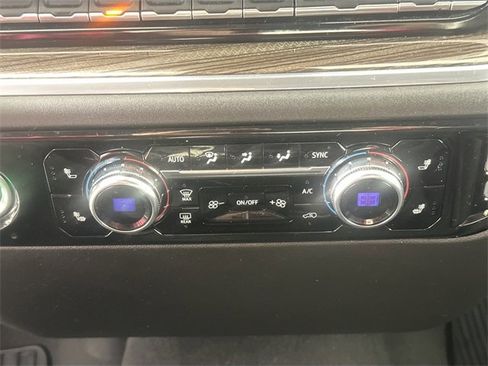 Used 2023 GMC Sierra 1500 Elevation image 13