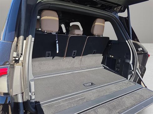 New 2025 Lincoln Navigator Black Label image 8