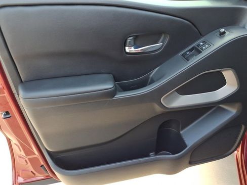 Used 2025 Nissan Frontier SV image 9