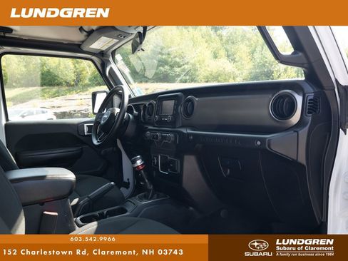 Used 2019 Jeep Wrangler Sport image 18