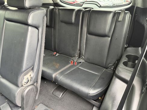 Used 2019 Toyota Highlander XLE AWD/4WD image 12