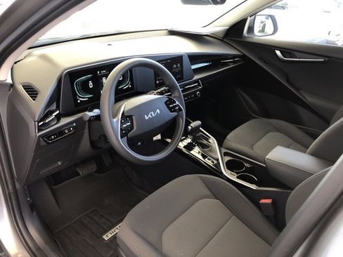 Certified 2024 Kia Niro LX image 33