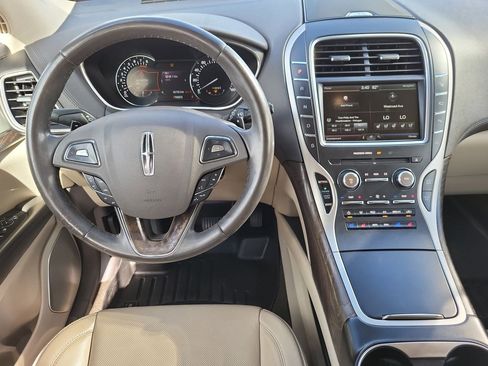 Used 2016 Lincoln MKX Reserve w/ Luxury Package image 26