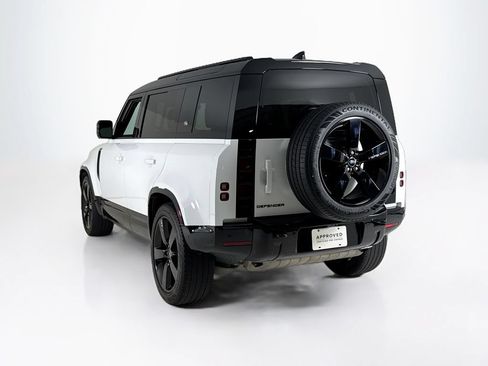 Used 2024 Land Rover Defender 110 X-Dynamic SE AWD/4WD image 3