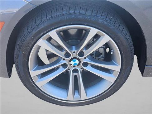 Used 2018 BMW 330i xDrive Sedan AWD/4WD image 25
