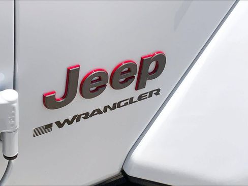 Used 2024 Jeep Wrangler Unlimited Rubicon AWD/4WD image 10