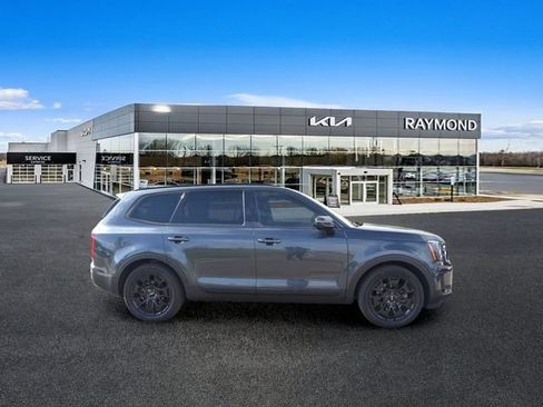 Certified 2022 Kia Telluride EX w/ EX Premium Package AWD/4WD image 2
