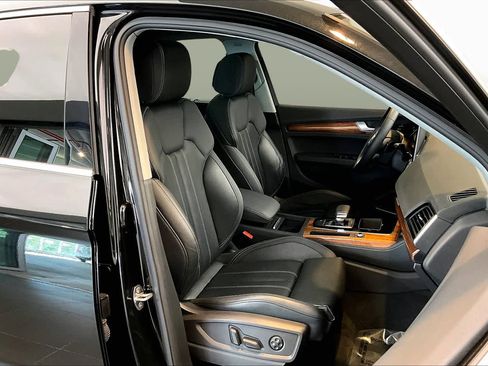 Used 2023 Audi Q5 2.0T Prestige w/ Prestige Package AWD/4WD image 9