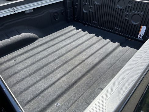 New 2025 Nissan Frontier SV w/ SV Convenience Package image 23