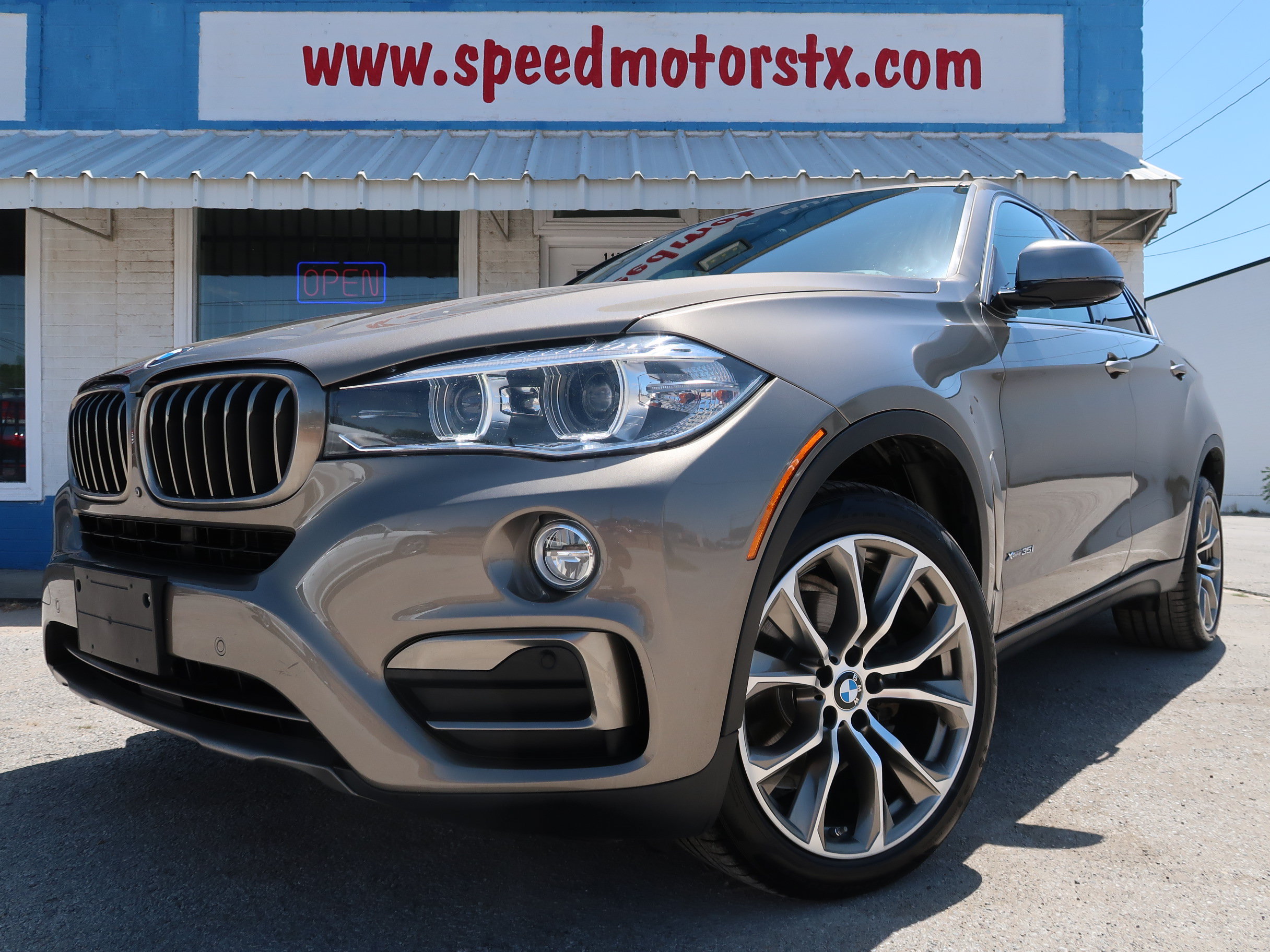 Used 2017 BMW X6 xDrive35i AWD/4WD image 1