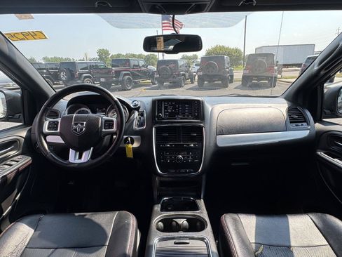Used 2017 Dodge Grand Caravan GT FWD image 26