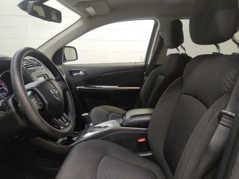 Used 2019 Dodge Journey SE FWD image 17