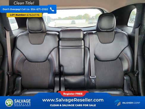 Used 2017 Jeep Cherokee Trailhawk AWD/4WD image 13