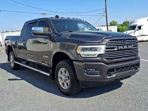 Used 2022 RAM 2500 Laramie AWD/4WD image 3