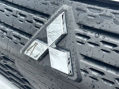 Used 2022 Mitsubishi Eclipse Cross LE image 14