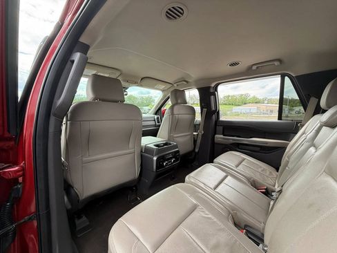 Used 2020 Ford Expedition XLT w/ Equipment Group 202A AWD/4WD image 20