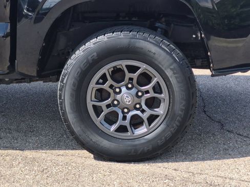Used 2017 Toyota Tacoma SR RWD image 14