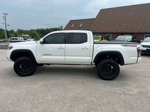 Used 2021 Toyota Tacoma TRD Off-Road w/ Technology Package AWD/4WD image 2