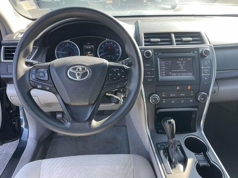 Used 2016 Toyota Camry LE FWD image 13