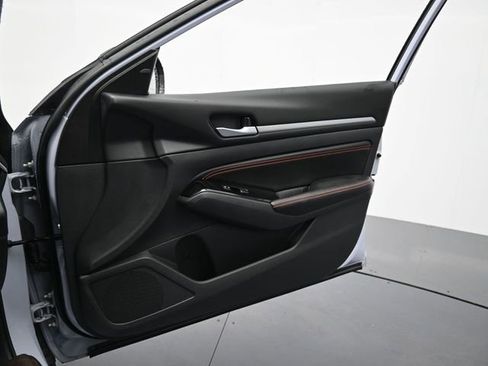 Used 2023 Nissan Altima 2.5 SR image 28